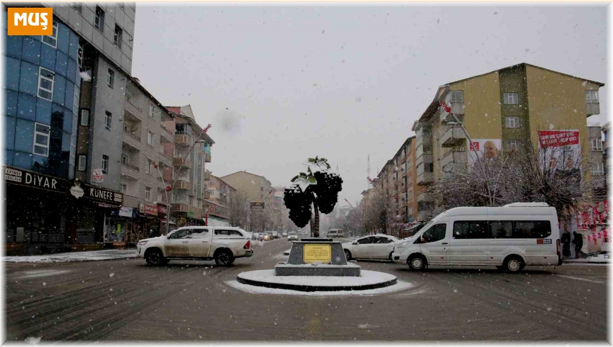 Muş'ta 39 köy yolu ulaşıma kapandı