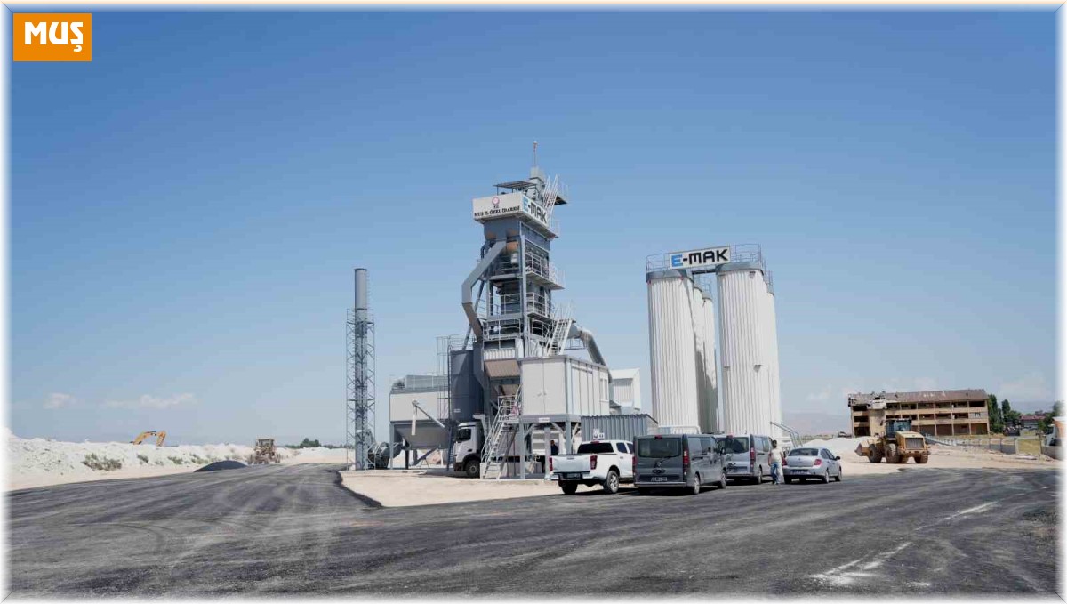 Muş'ta 50 milyon TL'ye kurulan tesiste saatte 160 ton asfalt üretiliyor