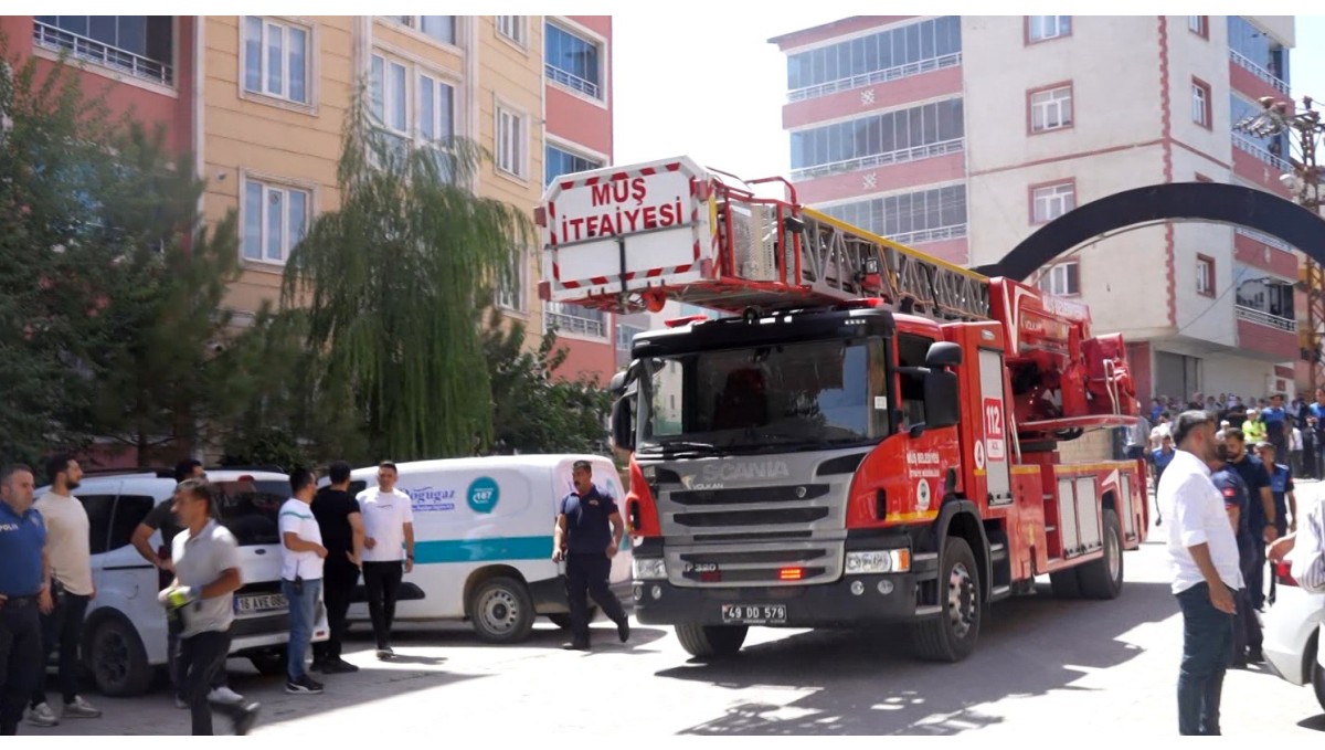 Muş'ta 7 katlı binada yangın: 6 kişi hastaneye kaldırıldı