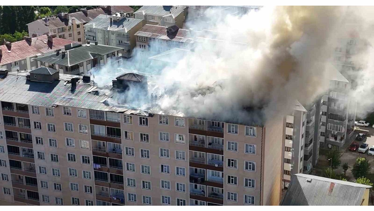 Muş'ta 9 katlı binada yangın çıktı