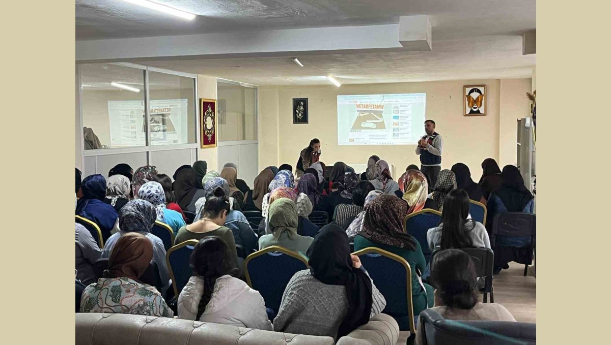 Muş'ta annelere uyuşturucuyla mücadele eğitimi