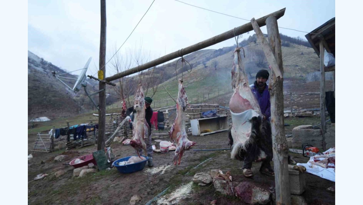 Muş'ta asırlık kavurma geleneği yaşatılıyor