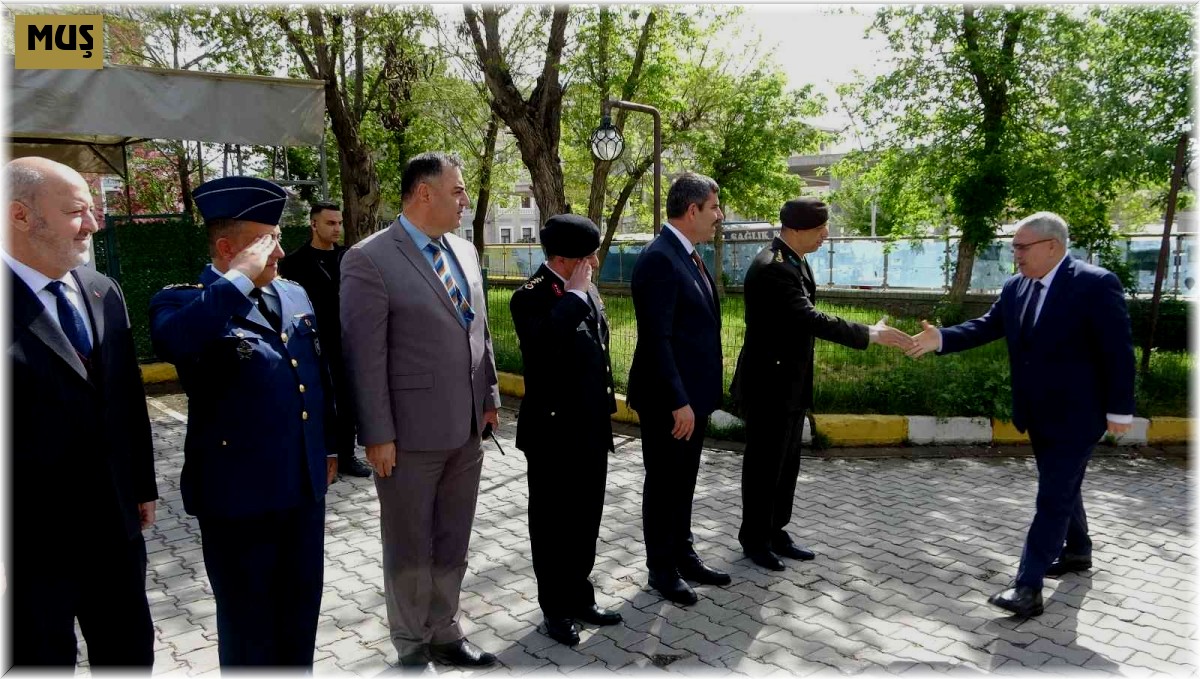 Muş'ta bayramlaşma töreni