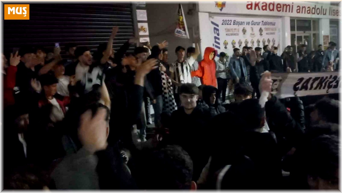 Muş'ta Beşiktaşlı taraftarların galibiyet coşkusu