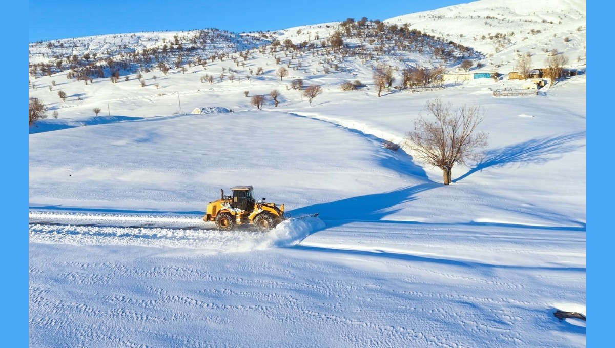 Muş'ta bir günde 333 köy yolu ulaşıma açıldı