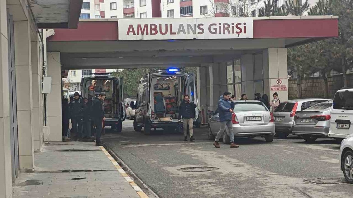 Muş'ta bir polis memuru evinde ölü bulundu