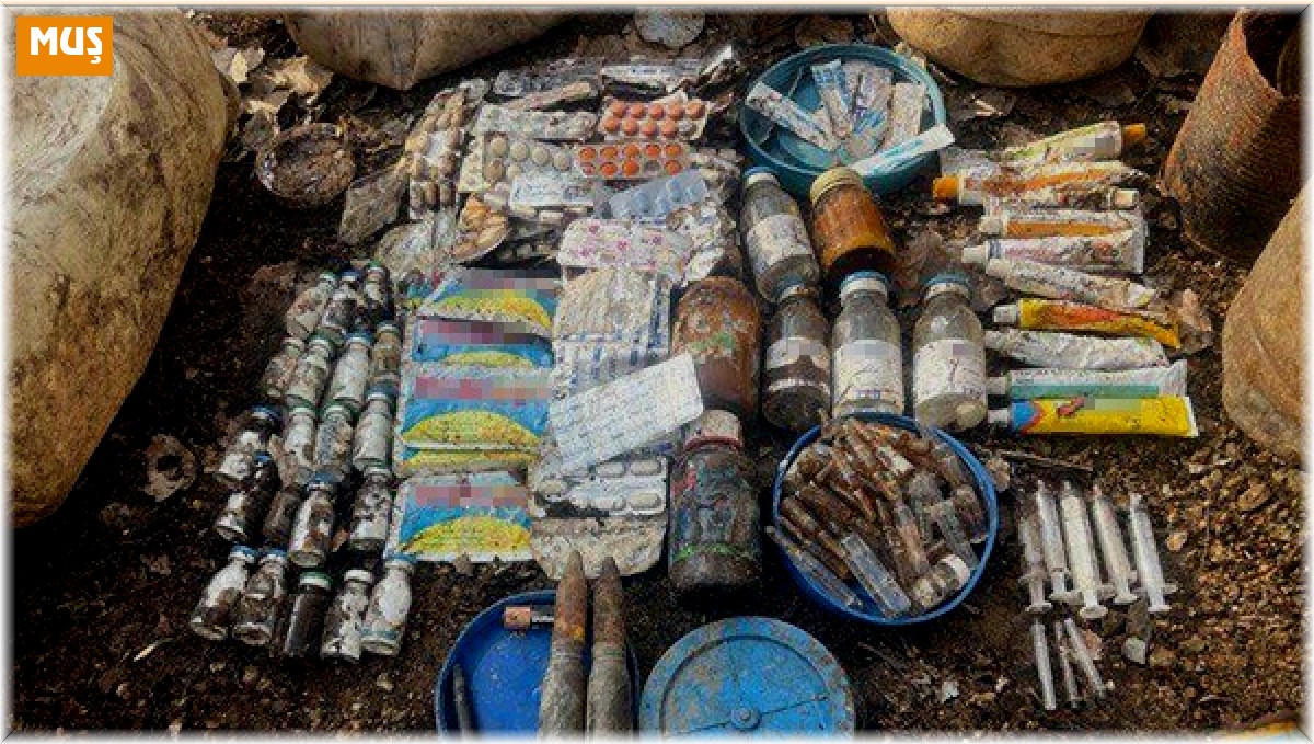 Muş'ta bir sığınakta yaşam malzemeleri ve mühimmat ele geçirildi