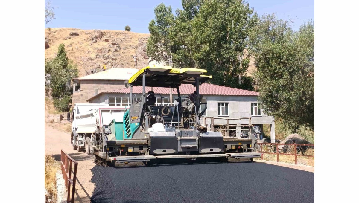 Muş'ta BSK yol yapım çalışmaları sürüyor