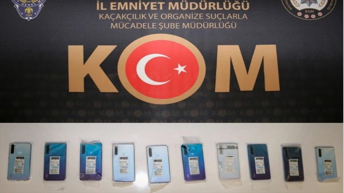 Muş'ta cep telefonu kaçakçılığı yapan 4 kişi hakkında adli işlem yapıldı