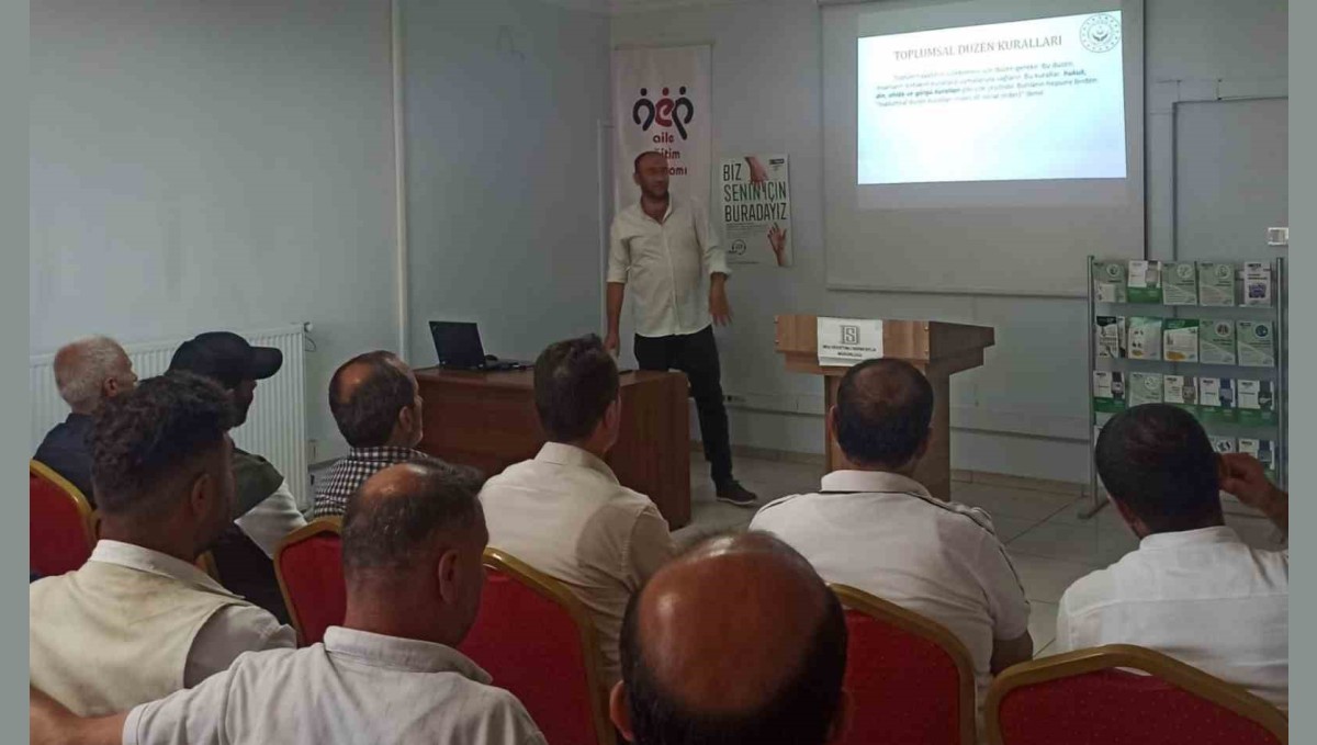 Muş'ta denetimli serbestlik yükümlülerine "Toplumsal Hukuk Kuralları" eğitimi verildi