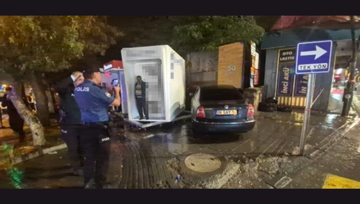 Muş'ta direksiyon başında sara nöbeti geçiren sürücü ATM'ye çarptı