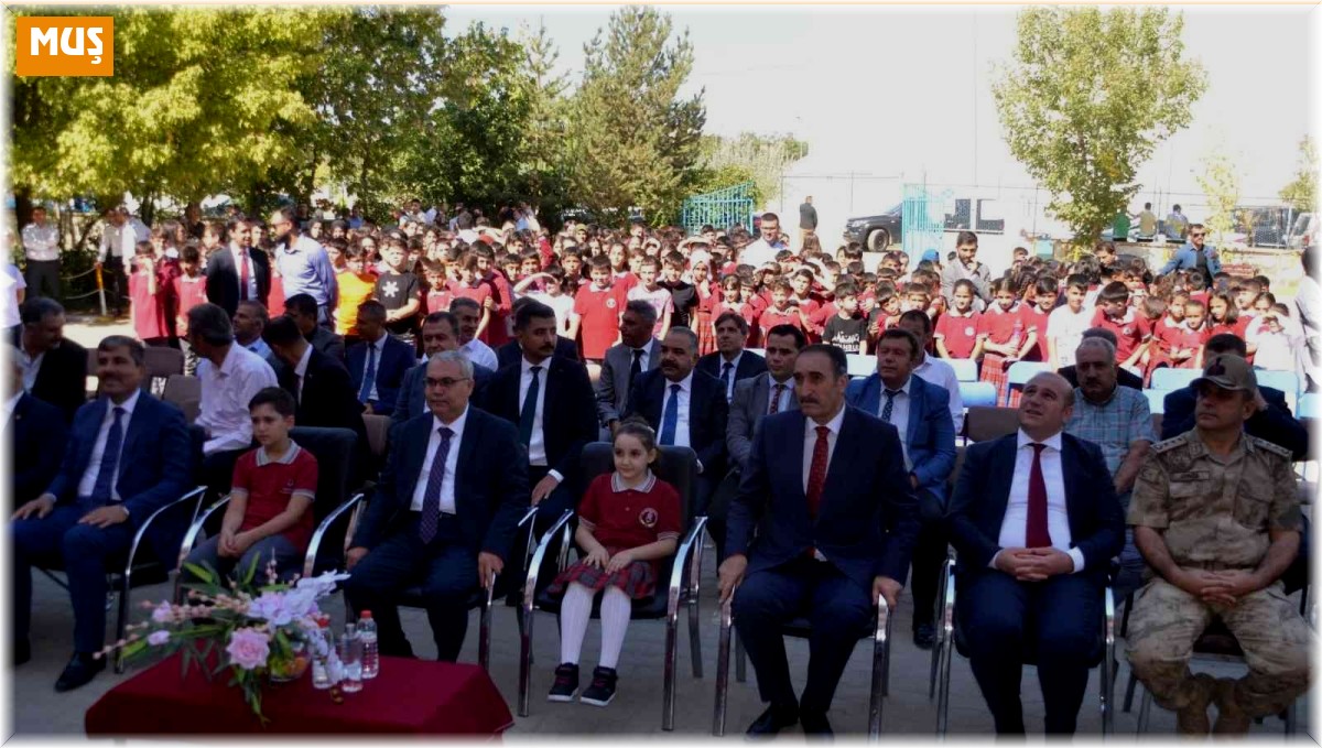Muş'ta eğitim öğretim yılının ilk ders zili çaldı