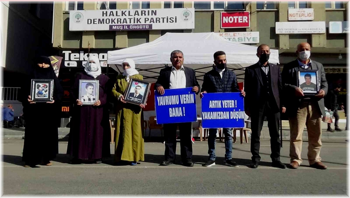 Muş'ta evlat nöbeti tutan ailelerin sayısı 13'e yükseldi