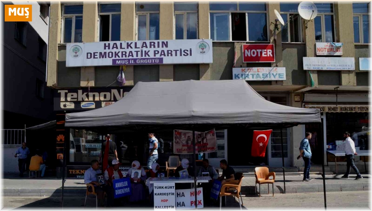 Muş'ta evlat nöbeti tutan ailelerin sayısı 39'a yükseldi