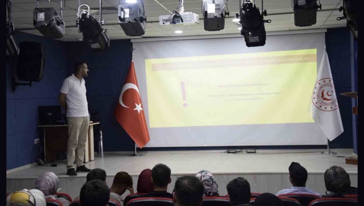 Muş'ta evlilik öncesi eğitimi verildi