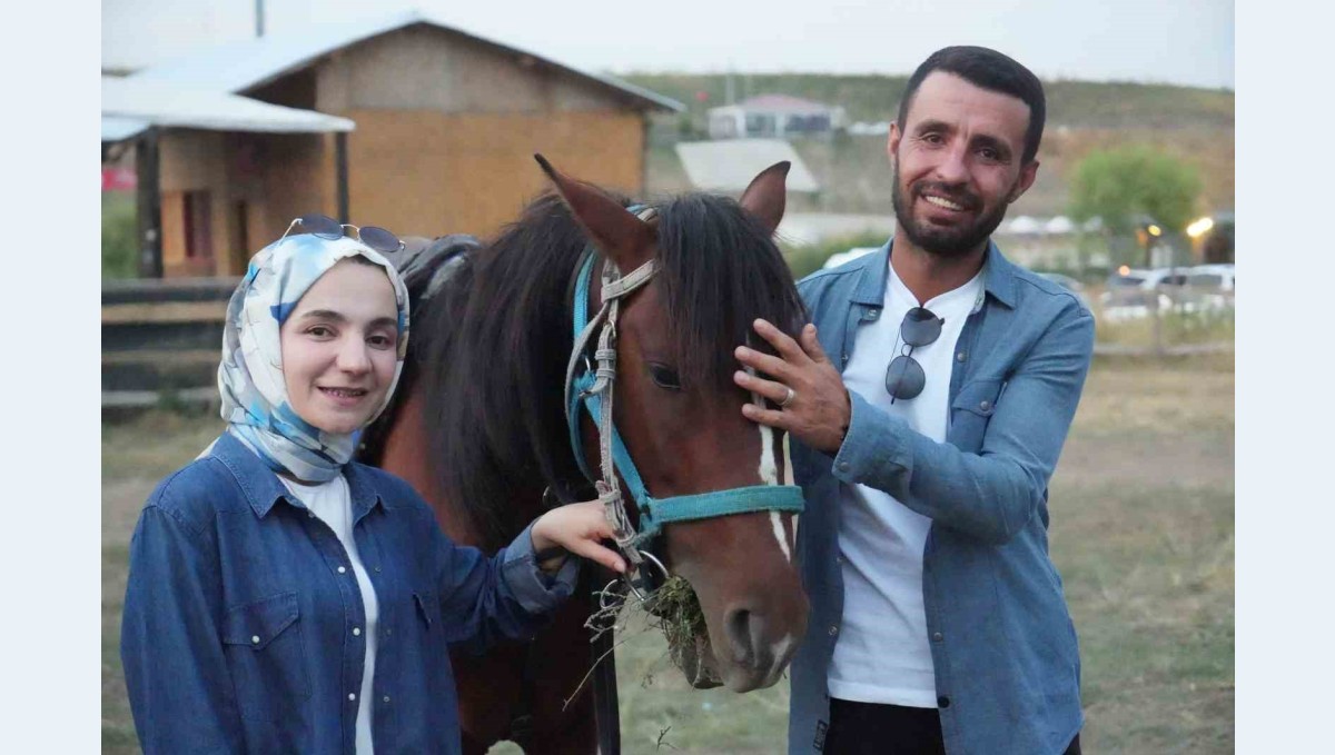Muş'ta geleneksel atlı sporlara ilgi artıyor
