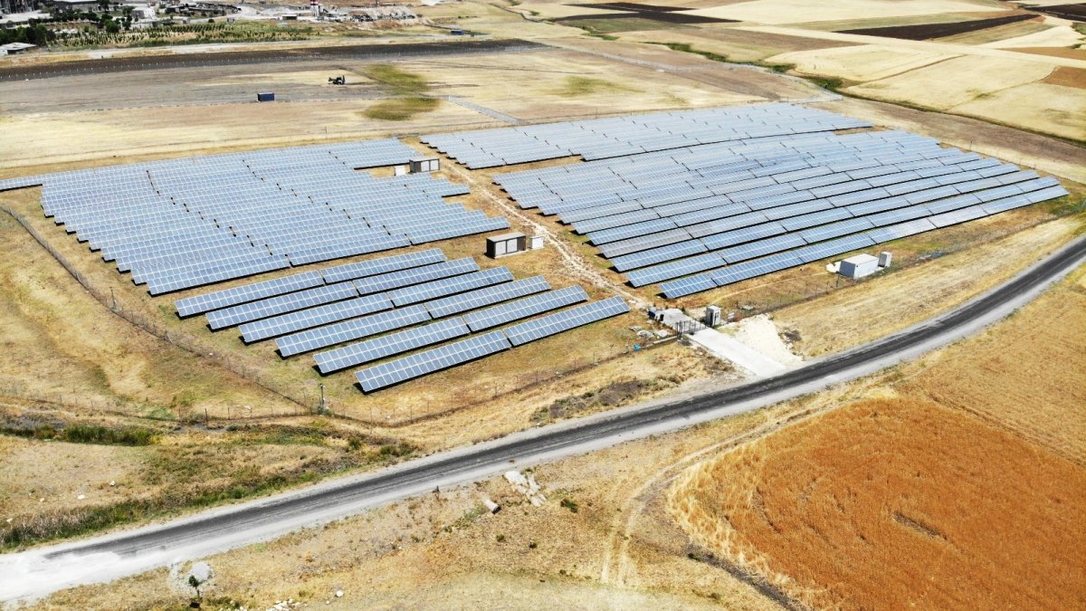 Muş'ta güneş enerjisi santralleriyle ülke ekonomisine katkı sağlanıyor