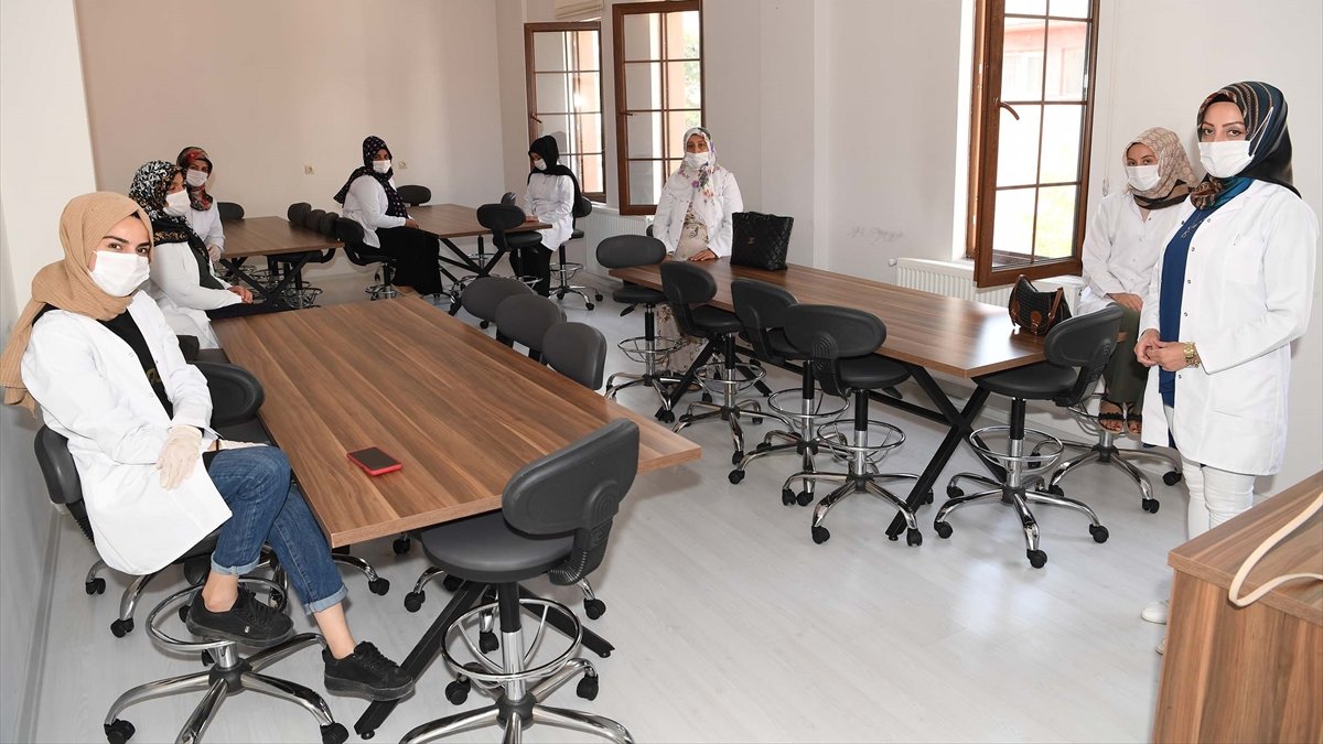 Muş'ta güzellik ve saç bakım kursu açıldı