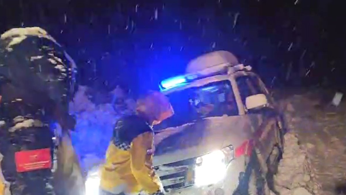 Muş'ta hasta çocuğa ulaşmak için ekipler seferber oldu