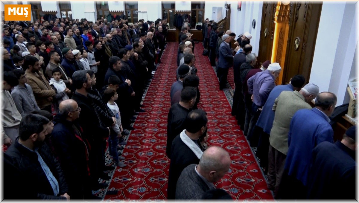 Muş'ta ilk teravih namazı kılındı