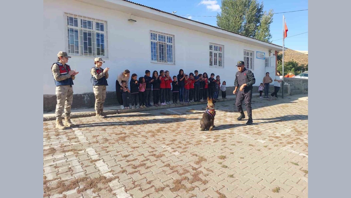 Muş'ta jandarma ekiplerinden öğrencilere eğitici ziyaret