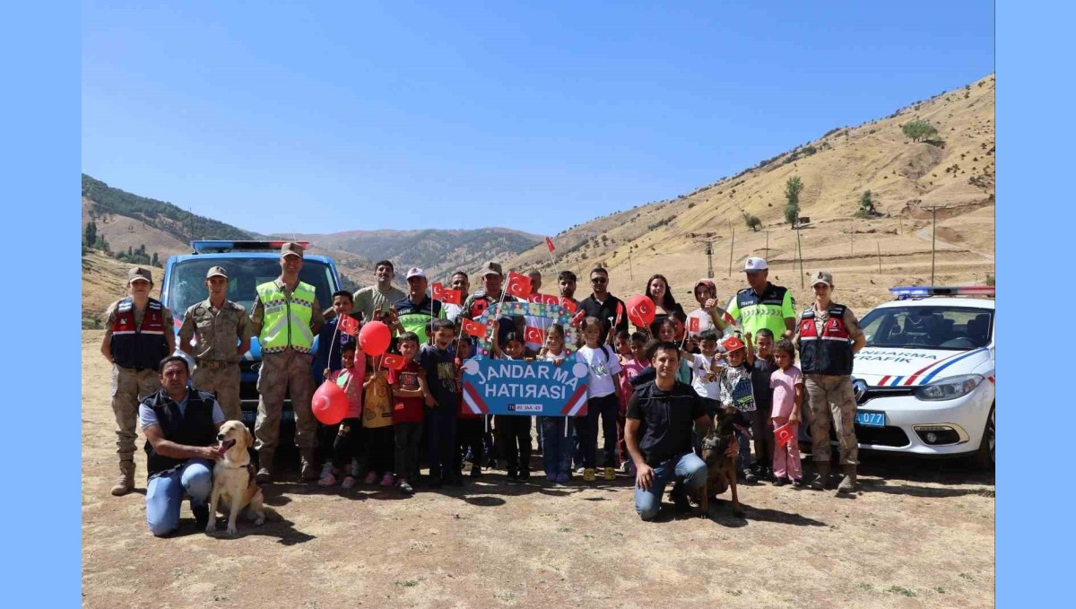 Muş'ta jandarmadan öğrencilere sürpriz ziyaret