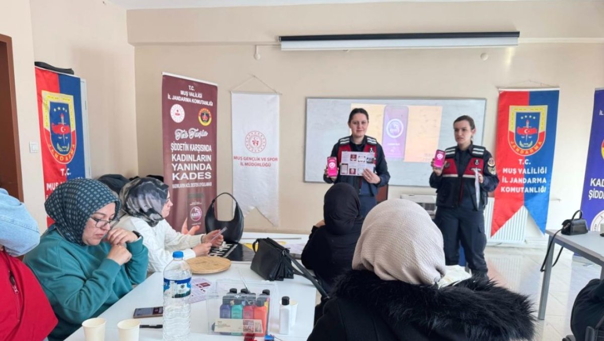 Muş'ta kadınlara yönelik KADES bilgilendirmesi