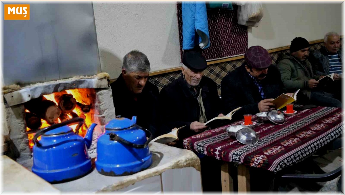 Muş'ta kahvehaneler kütüphaneye döndü