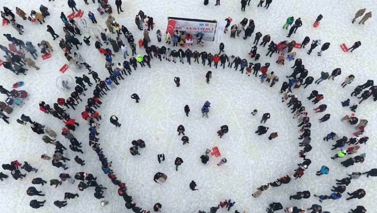 Muş'ta "Kar Festivali" renkli görüntülere sahne oldu