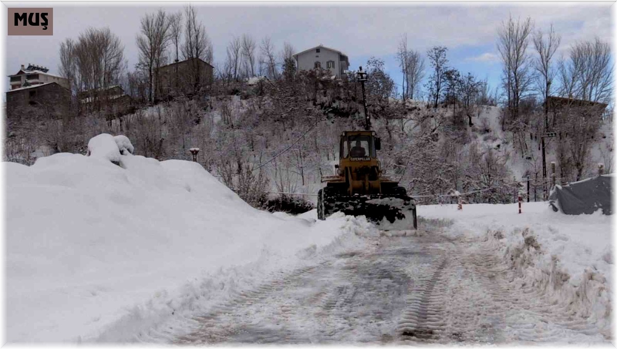 Muş'ta kar yağışı nedeniyle 109 köy yolu ulaşıma kapandı
