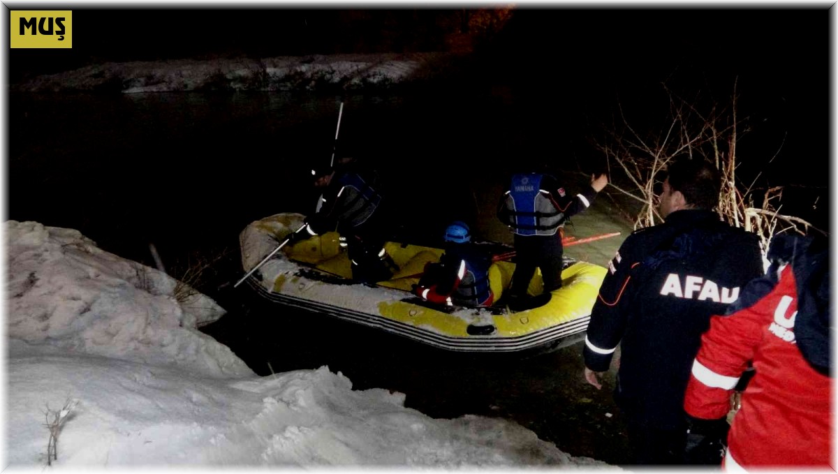 Muş'ta Karasu Nehri'ne düşen genç kız için arama çalışması başlatıldı
