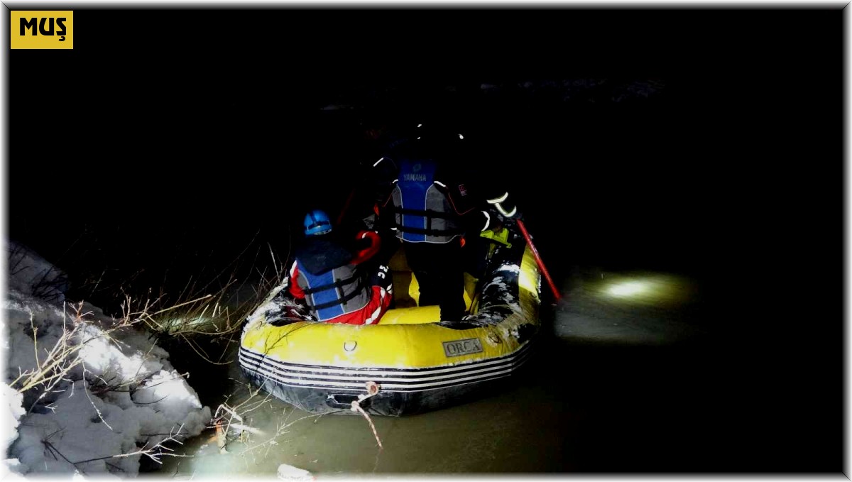 Muş'ta Karasu Nehri'ne düşen genç kızın arama çalışmalarına ara verildi