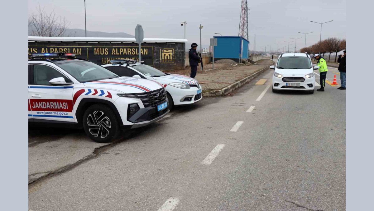 Muş'ta kış lastiği denetimleri sıkılaştırıldı