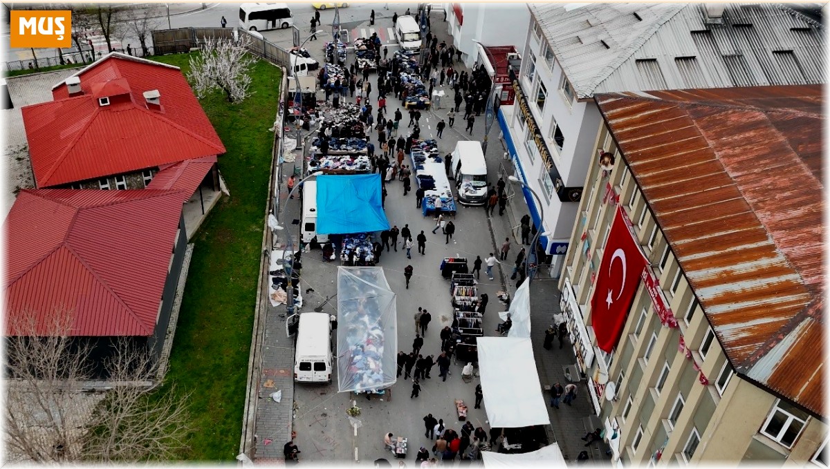 Muş'ta kurulan bayram pazarında son gün yoğunluğu yaşandı