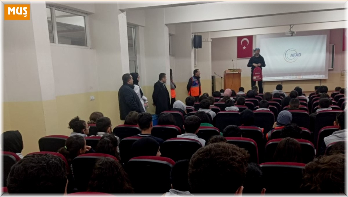 Muş'ta lise öğrencilerine afet eğitimi verildi