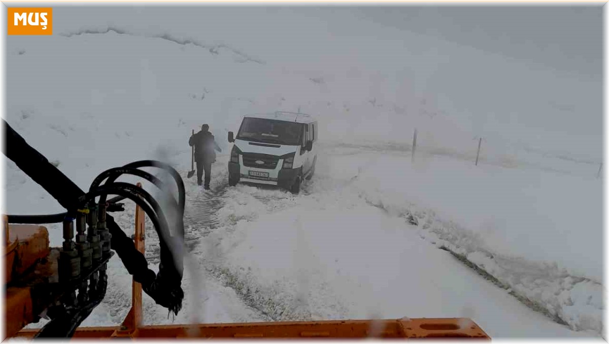 Muş'ta mahsur kalan 90 kişi kurtarıldı