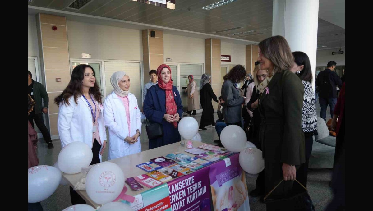 Muş'ta meme kanserine dikkat çekildi