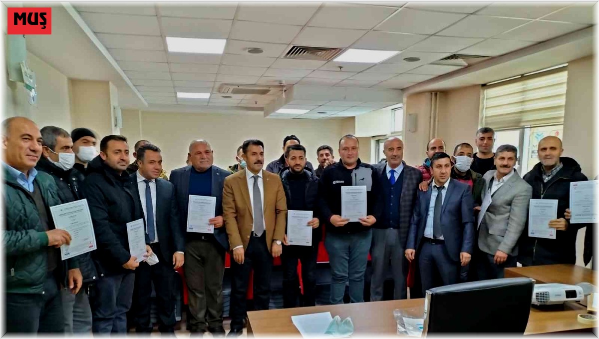 Muş'ta mesleki yeterlilik sınavını geçen 100 personele sertifika verildi