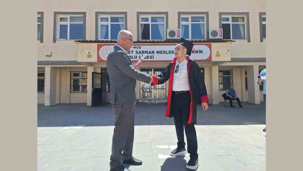 Muş'ta mezuniyet sevinci