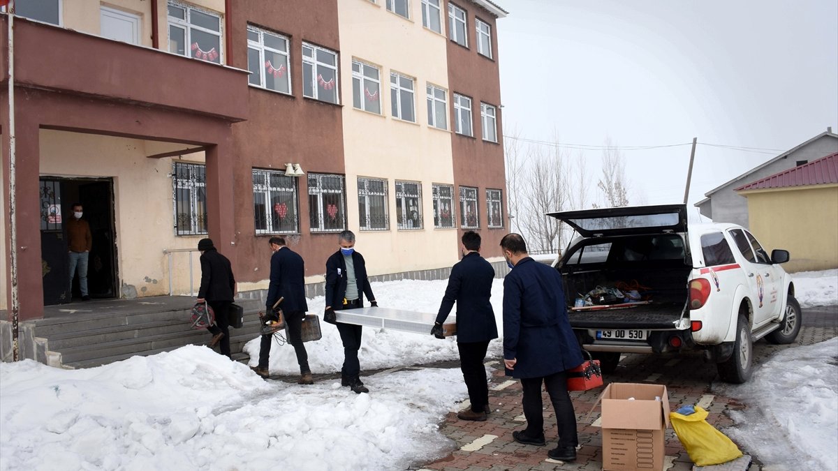 Muş'ta "Mobil Onarım Ekibi" 86 köy okulunu yüz yüze eğitime hazırladı