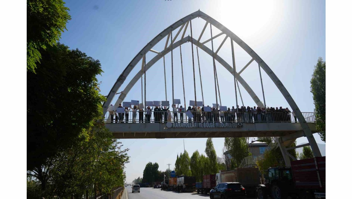 Muş'ta öğrencilerden Filistin'e destek yürüyüşü