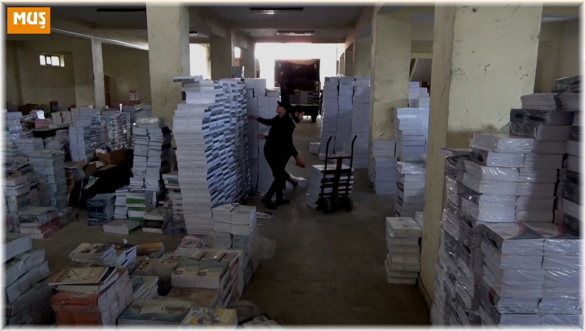 Muş'ta öğrencilere 125 bin kaynak kitap dağıtımı yapıldı