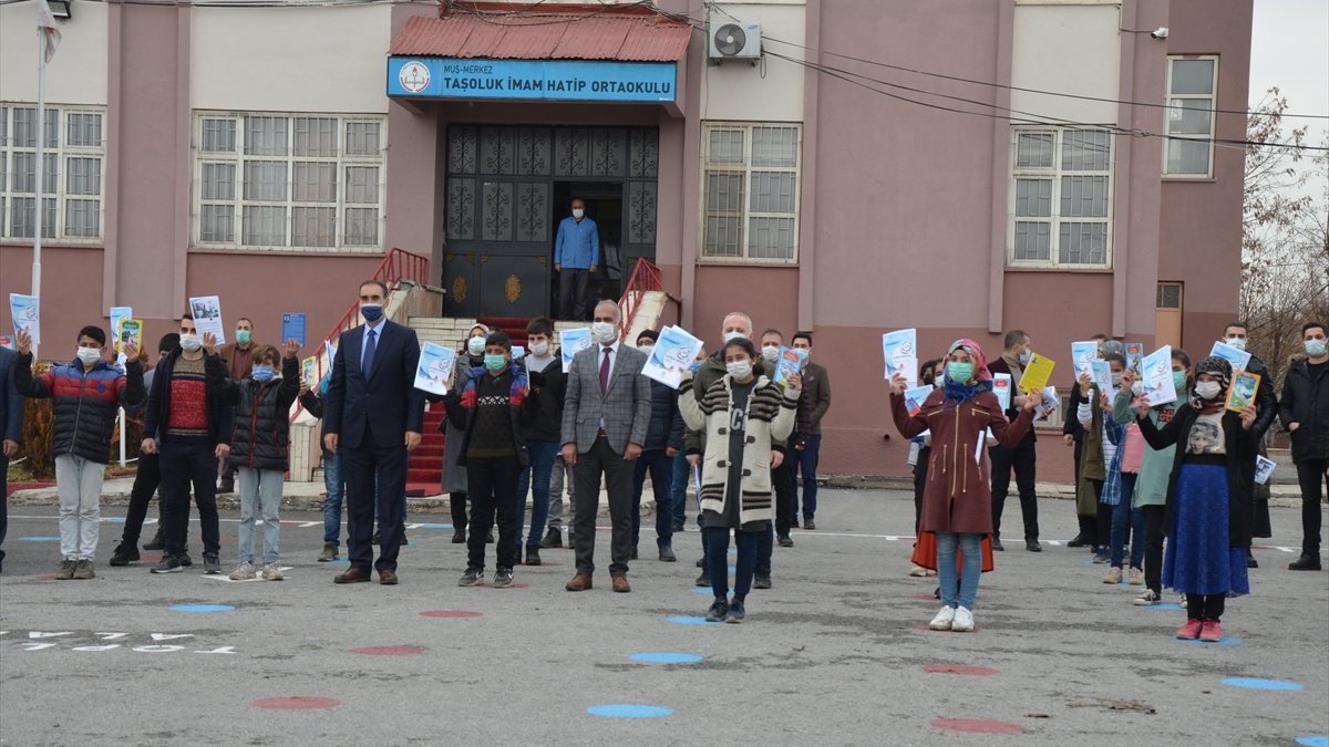 Muş'ta öğrencilere eğitim desteği