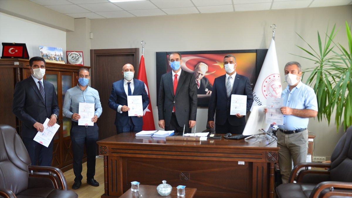 Muş'ta "Okulum Temiz Projesi" kapsamında 5 okula belge verildi