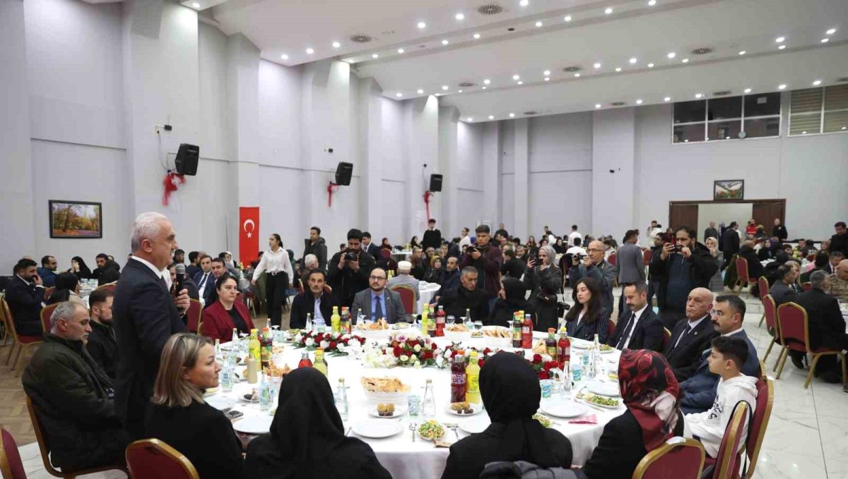 Muş'ta Ramazan'ın ilk iftarı şehit yakınları ve gazilerle yapıldı