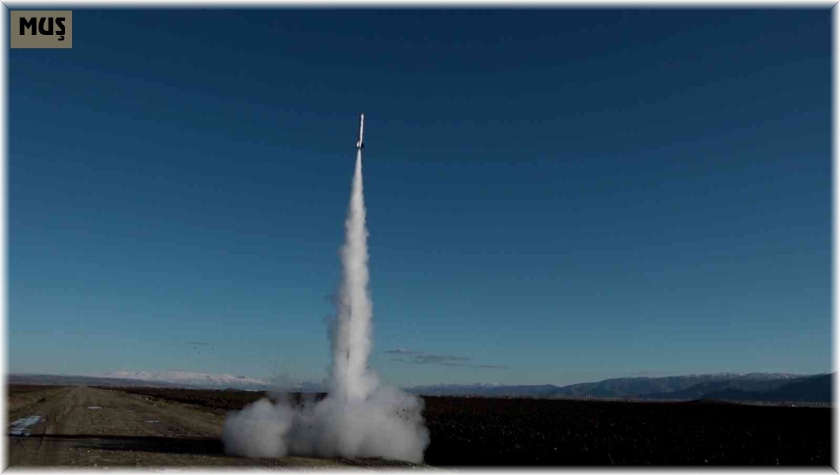 Muş'ta 'Şahi' roketi fırlatıldı
