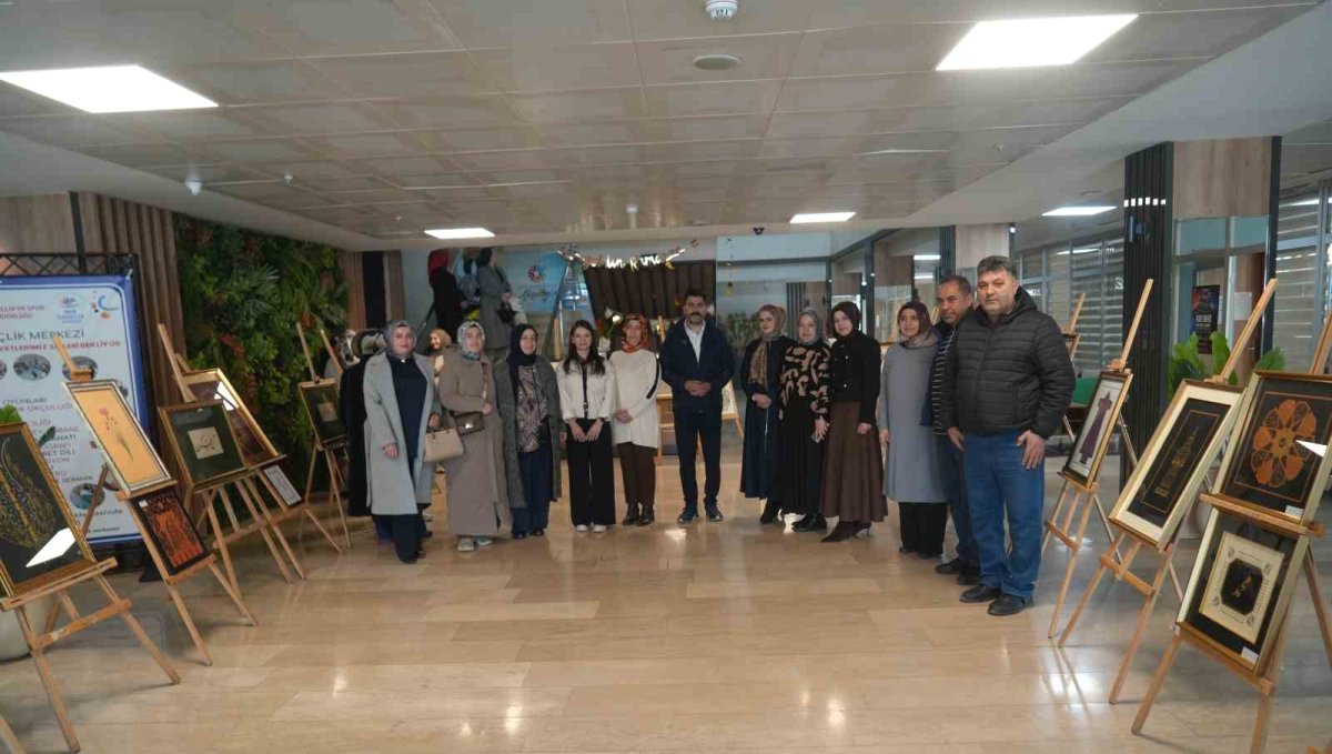 Muş'ta "Sanatın Diliyle Değerlerimiz" sergisi açıldı