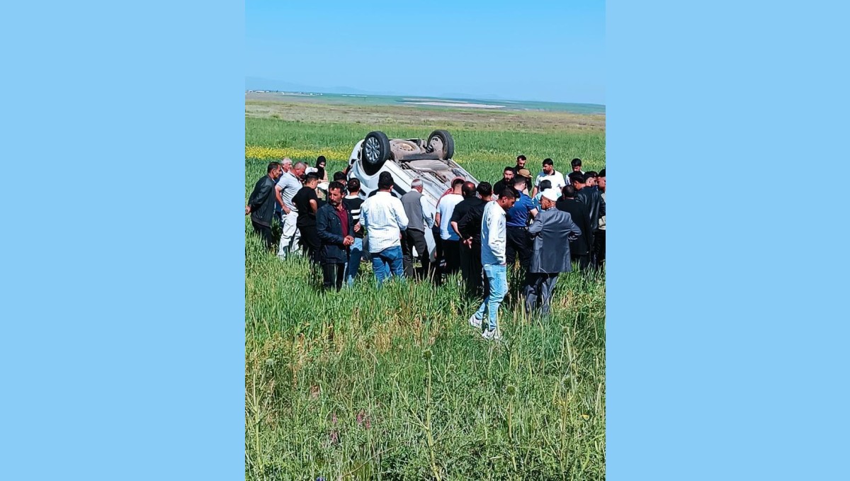 Muş'ta takla atan hafif ticari araçtaki 3 kişi yaralandı