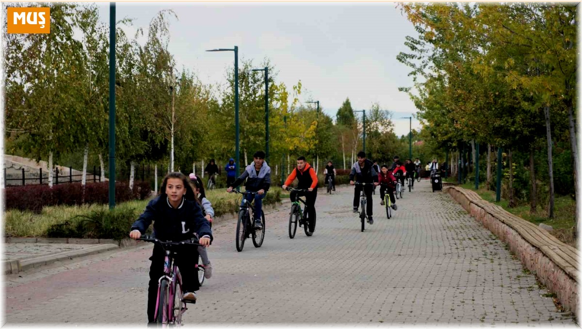 Muş'ta "Teknoloji bağımlılığına karşı yöresel çocuk oyunları" etkinliği düzenlendi