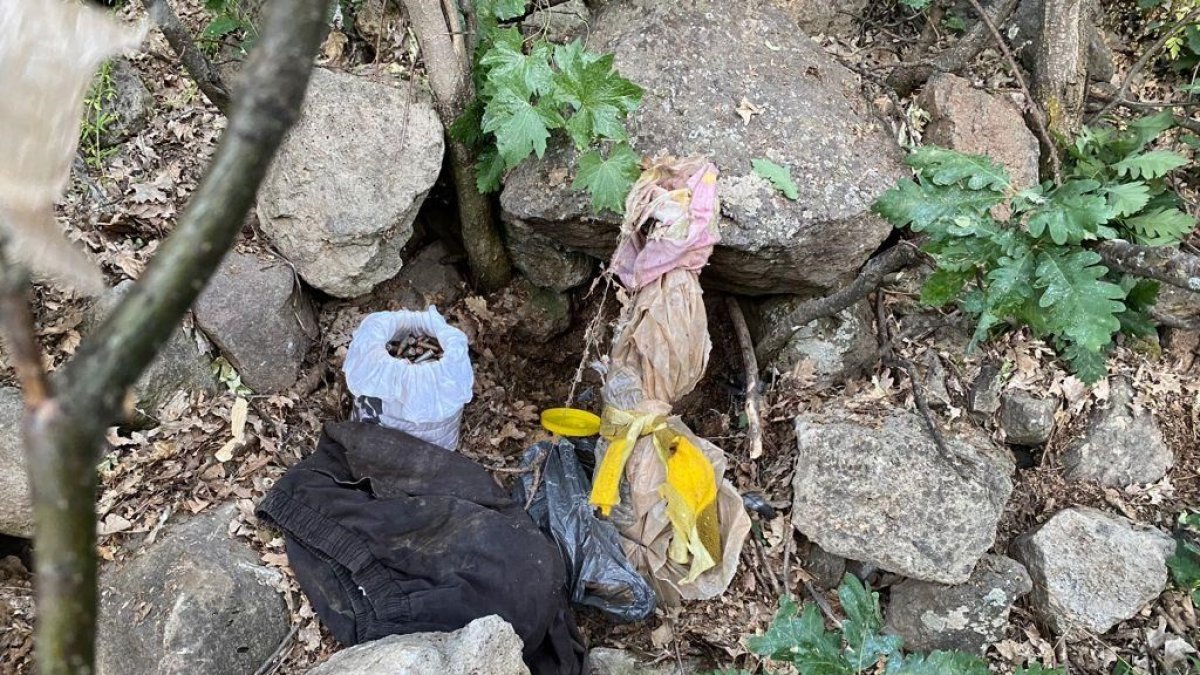 Muş'ta terör örgütü PKK'ya ait silah ve mühimmat ele geçirildi